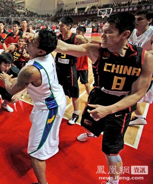 中国男篮打架的事