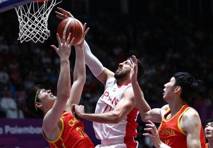 中国男篮vs伊朗男篮的相关图片